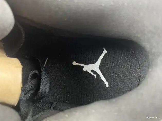 HYPE Cyber (2016) Retro 3 Jordan Monday 136064-020 0606